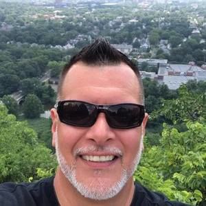 Meet your Posher, Moises